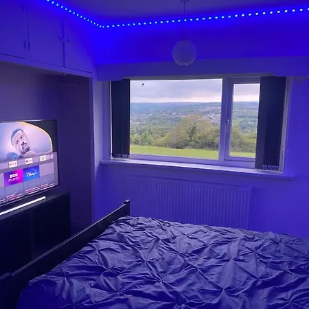 Holiday home Sapphire Stunning 2-bed House In Bradford