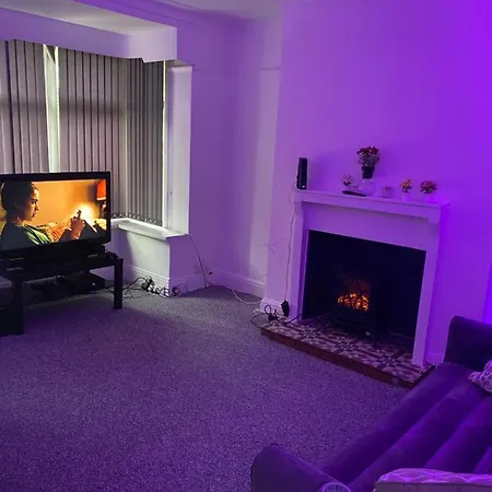Sapphire Stunning 2-bed House In Bradford Bradford (West Yorkshire)