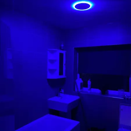 Sapphire Stunning 2-bed House In Bradford Holiday home *