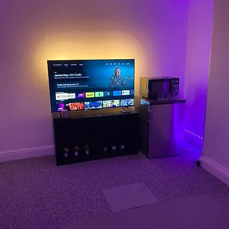 Holiday home Sapphire Stunning 2-bed House In Bradford