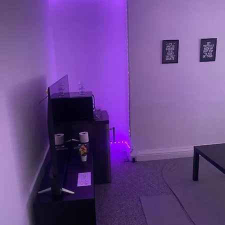 Sapphire Stunning 2-bed House In Bradford Bradford (West Yorkshire)