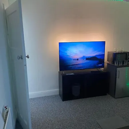 Sapphire Stunning 2-bed House In Bradford